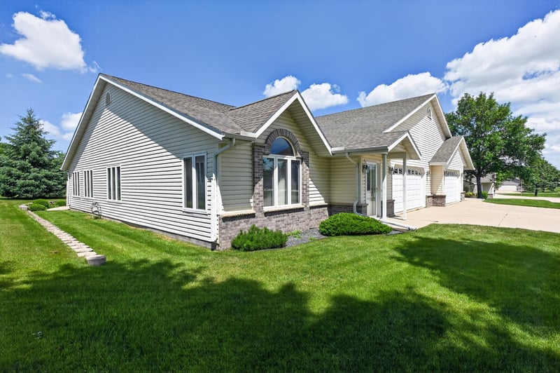 469 Voyager Dr, Alexandria, MN 56308