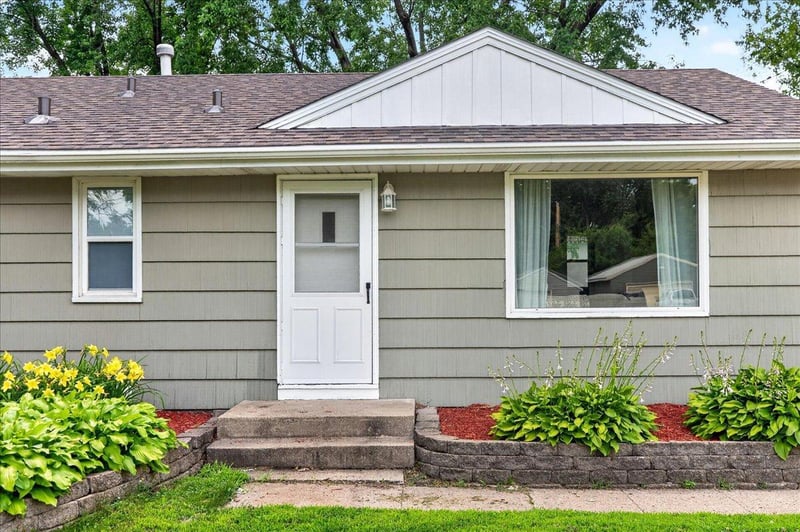 5657 Nevada Ave N, Crystal, MN 55428