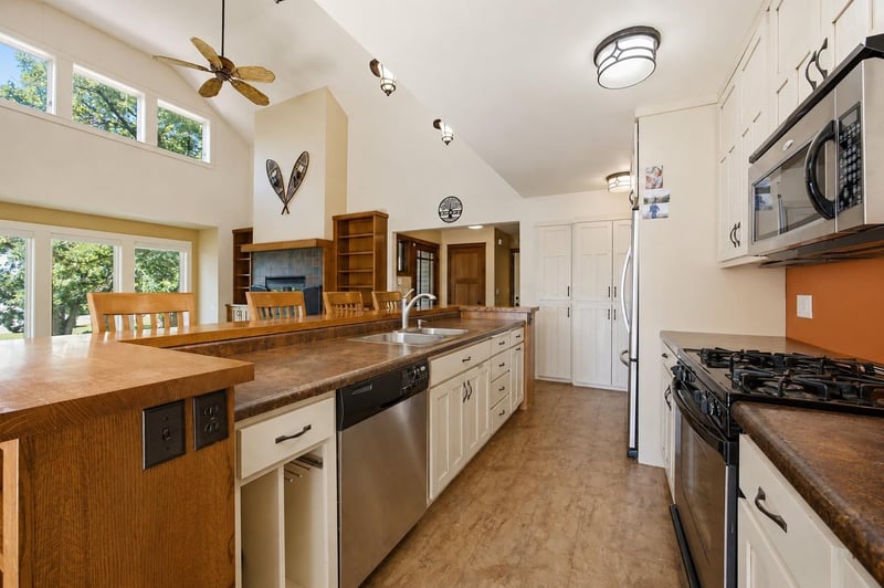 1854 Long Lake Rd, Detroit Lakes, MN 56501