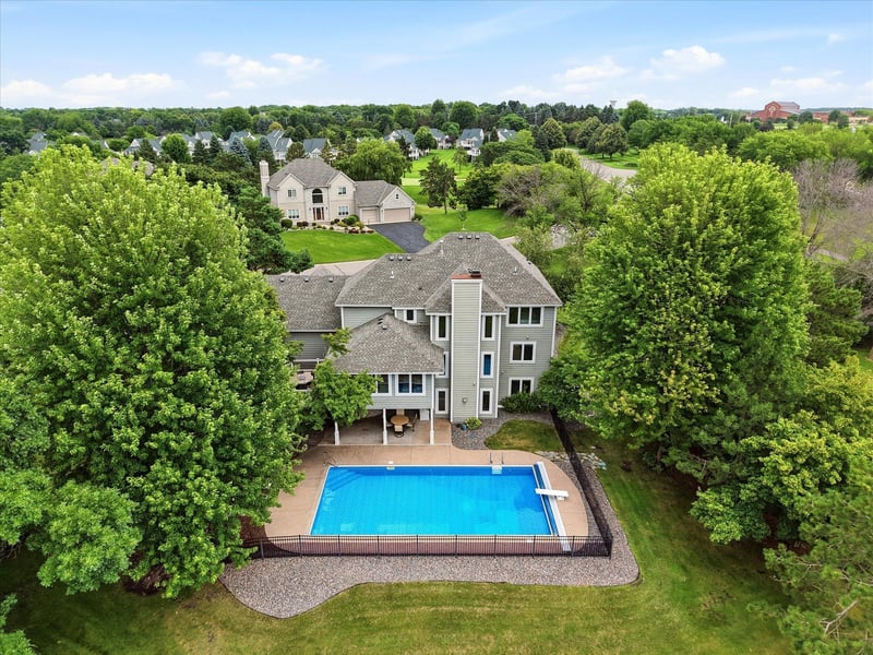 9743 Wellington Ln, Woodbury, MN 55125