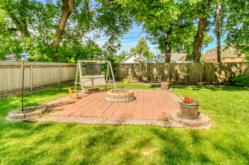 415 12th St N, Moorhead, MN 56560