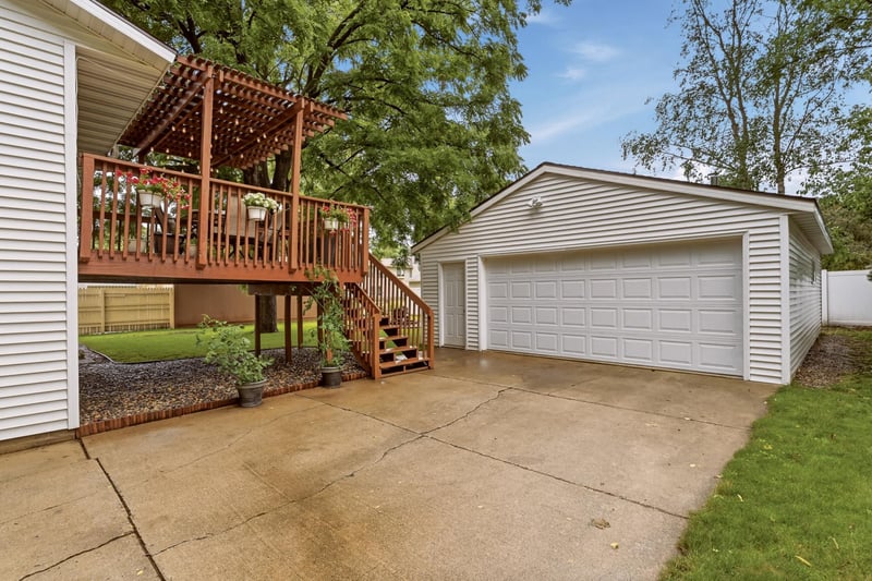 510 16 1/2 St SE, Rochester, MN 55904