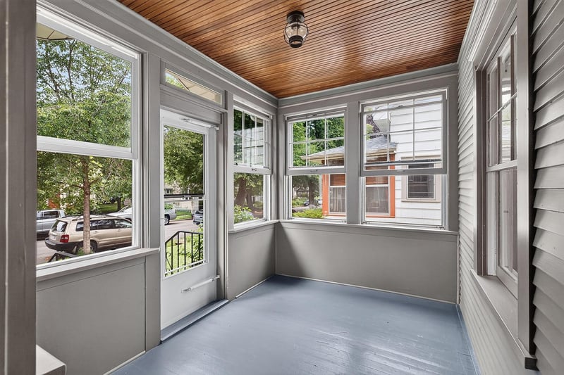 1016 Argyle St, Saint Paul, MN 55103