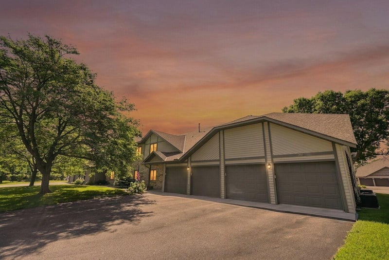 2012 Stockinger Dr, Saint Cloud, MN 56303