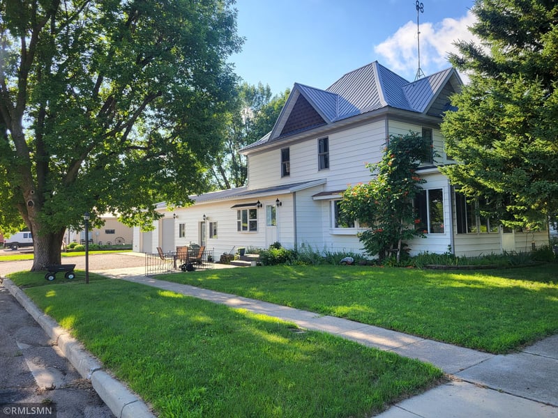 500 Bowman St, Stewart, MN 55385