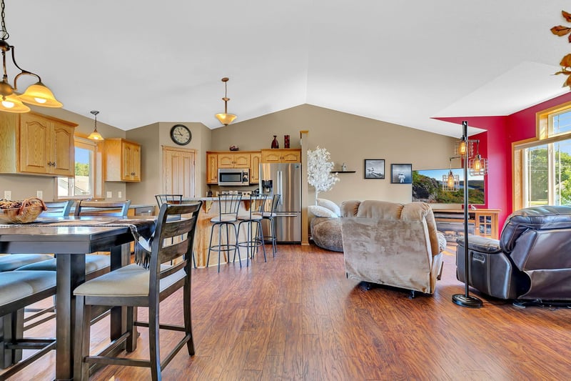 24457 17th Ave, Saint Augusta, MN 56301