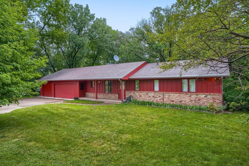 13151 Highway 13 S, Savage, MN 55378