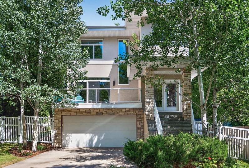 2406 Black Lake Rd, Spring Park, MN 55384