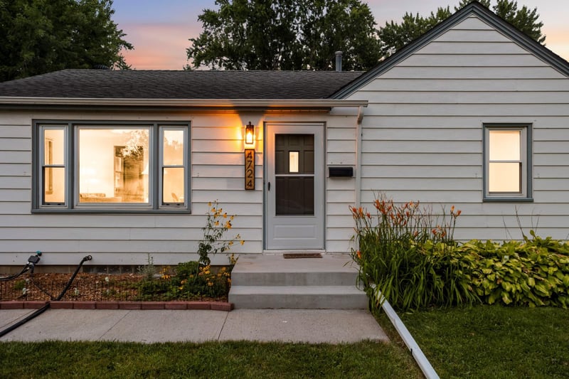 4724 Nevada Ave N, Crystal, MN 55428
