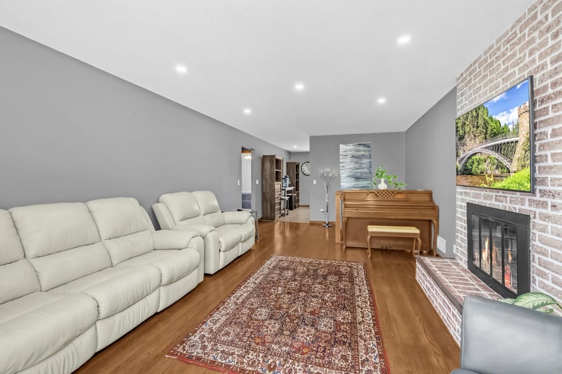 1738 Palisade Cir, Eagan, MN 55122