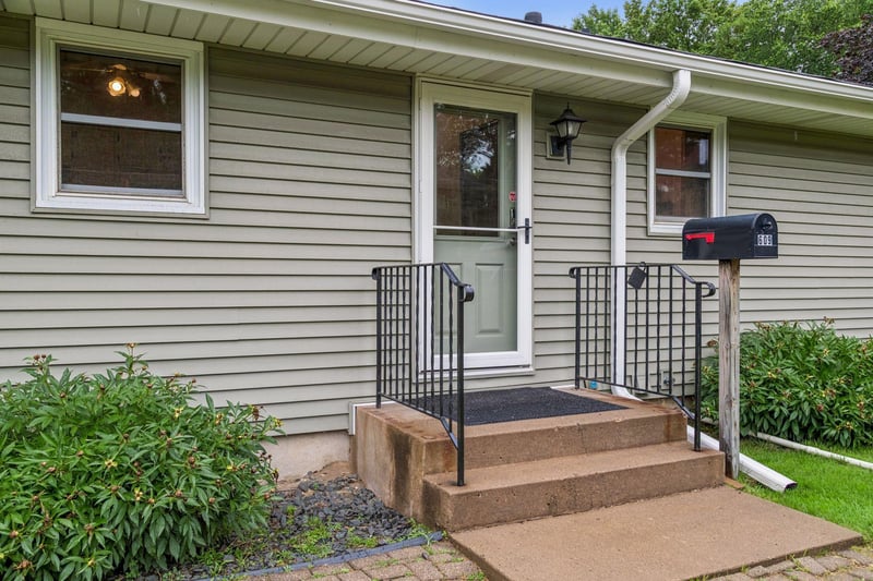 609 Mill St, Excelsior, MN 55331