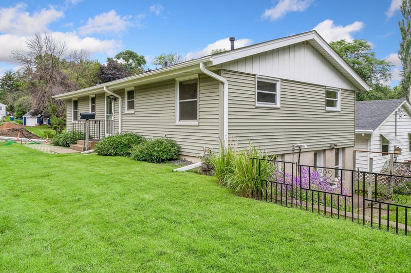 609 Mill St, Excelsior, MN 55331
