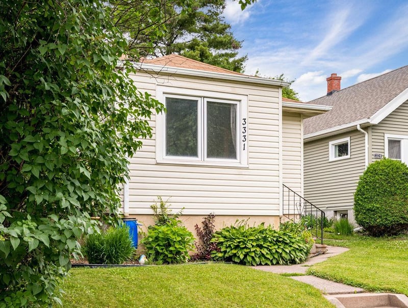 3331 Vernon St, Duluth, MN 55806