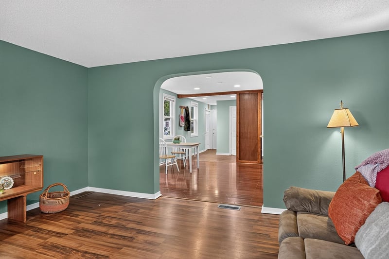 568 Western Ave N, Saint Paul, MN 55103