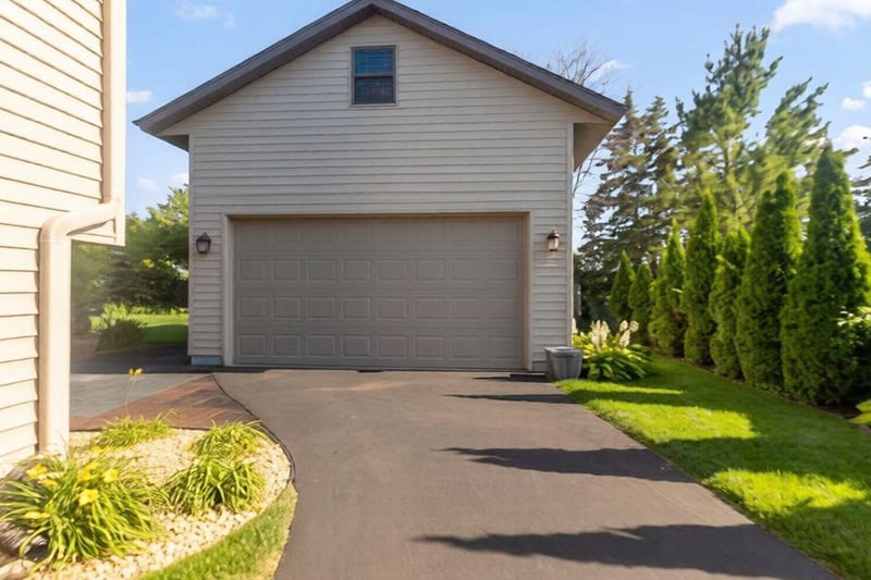 4240 159th Ct W, Rosemount, MN 55068