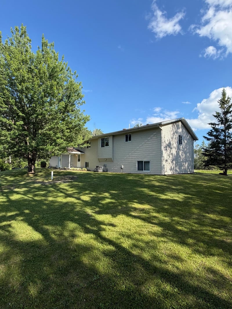 34063 310th St, Roseau, MN 56751
