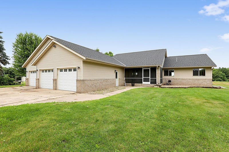 29203 Frontage Rd, Saint Joseph, MN 56374