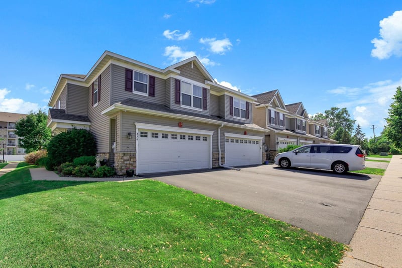 332 Orendorff Way NE, Columbia Heights, MN 55421