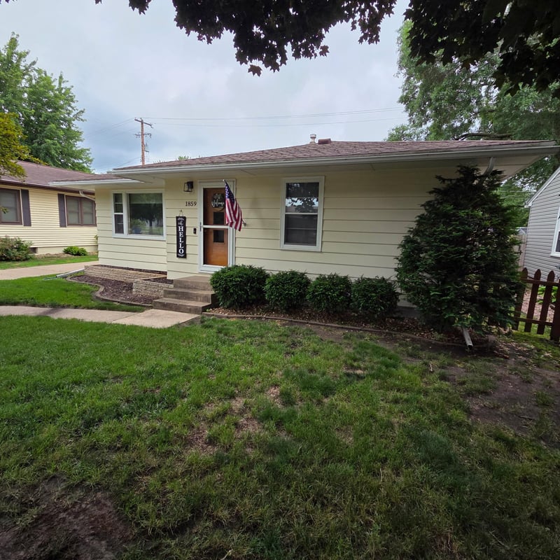 1859 W 4th St, Winona, MN 55987