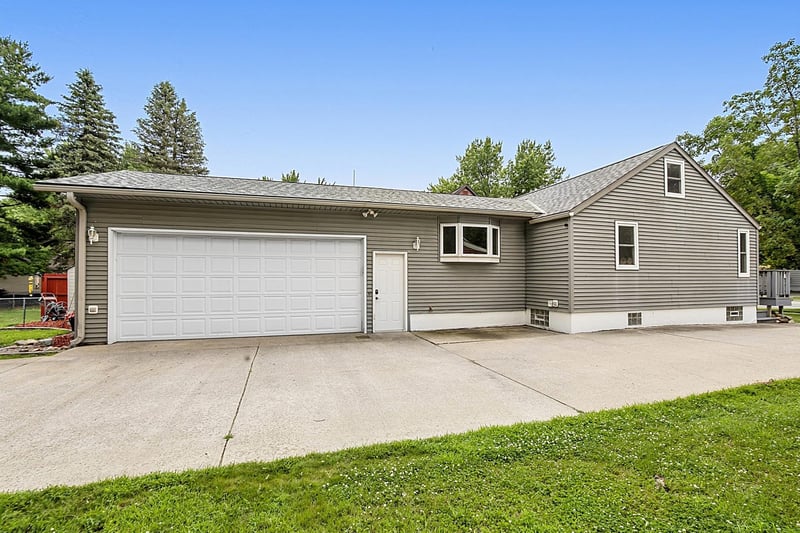 412 Red River Ave S, Cold Spring, MN 56320