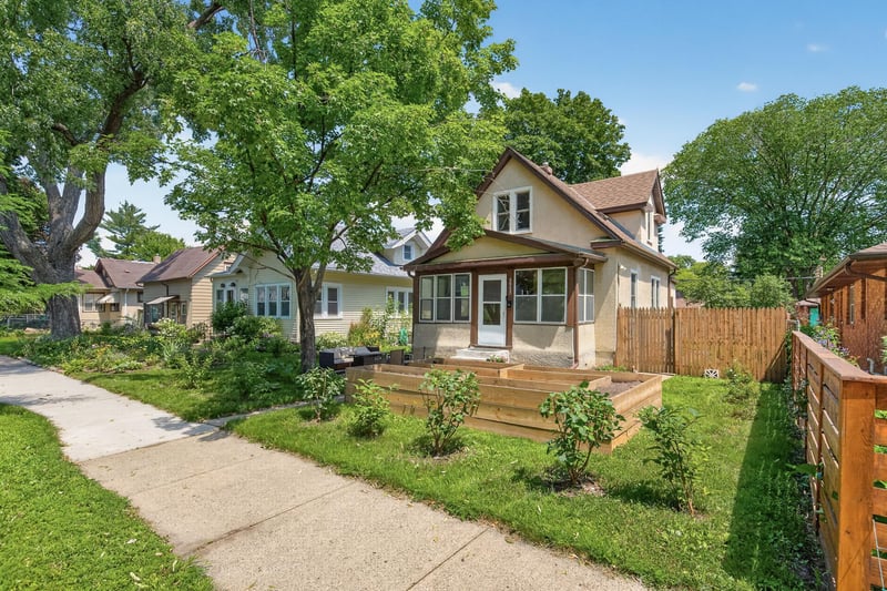 3953 38th Ave S, Minneapolis, MN 55406