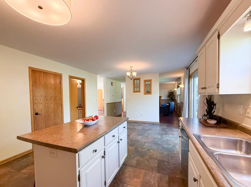 411 Waterview Ln NW, Rochester, MN 55901