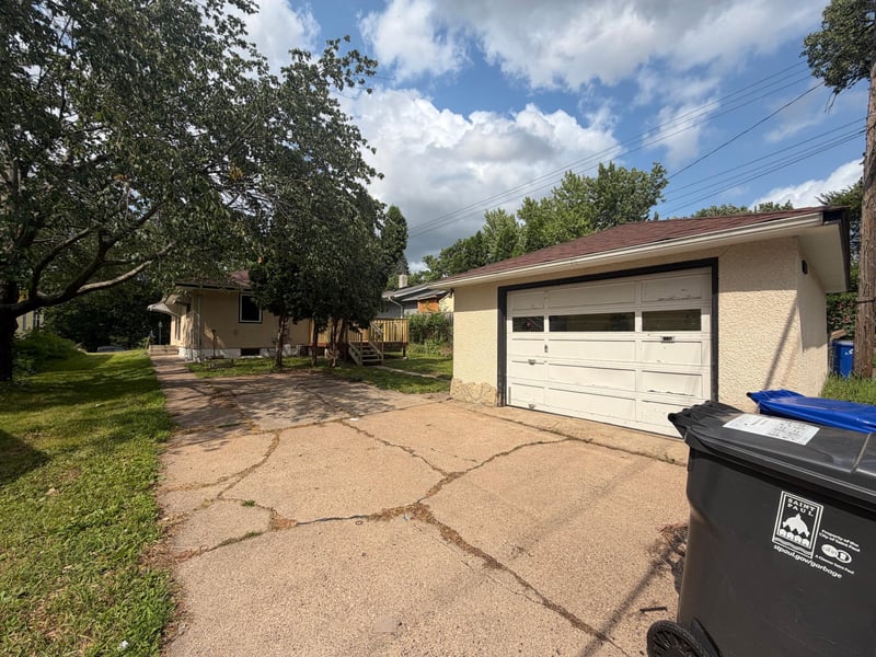 2140 Bush Ave E, Saint Paul, MN 55119
