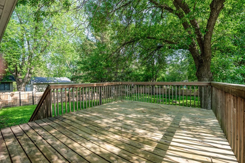 708 Olena Ave SE, Willmar, MN 56201