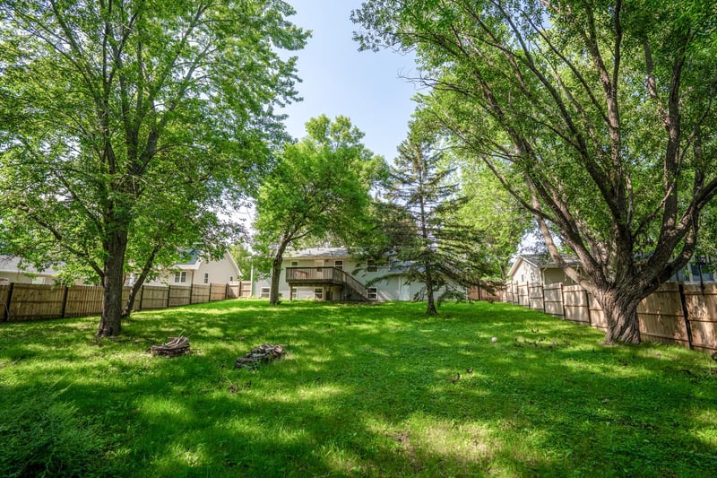 708 Olena Ave SE, Willmar, MN 56201