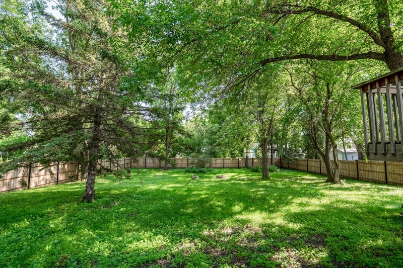708 Olena Ave SE, Willmar, MN 56201