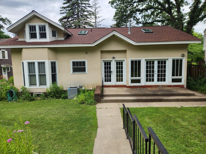1434 Hythe St, Saint Paul, MN 55108