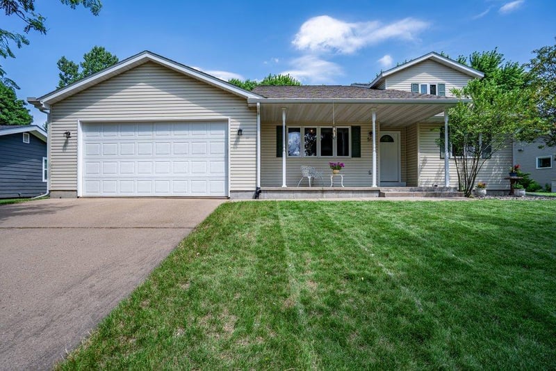 512 19th St N, Menomonie, WI 54751