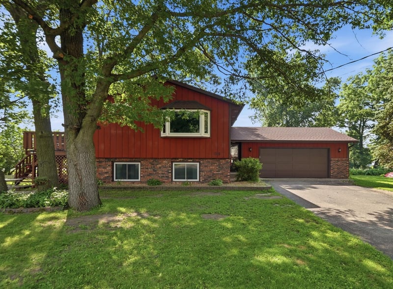 1018 3rd St N, Sauk Rapids, MN 56379
