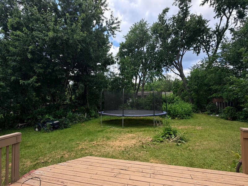 2597 Southlawn Dr, Maplewood, MN 55109