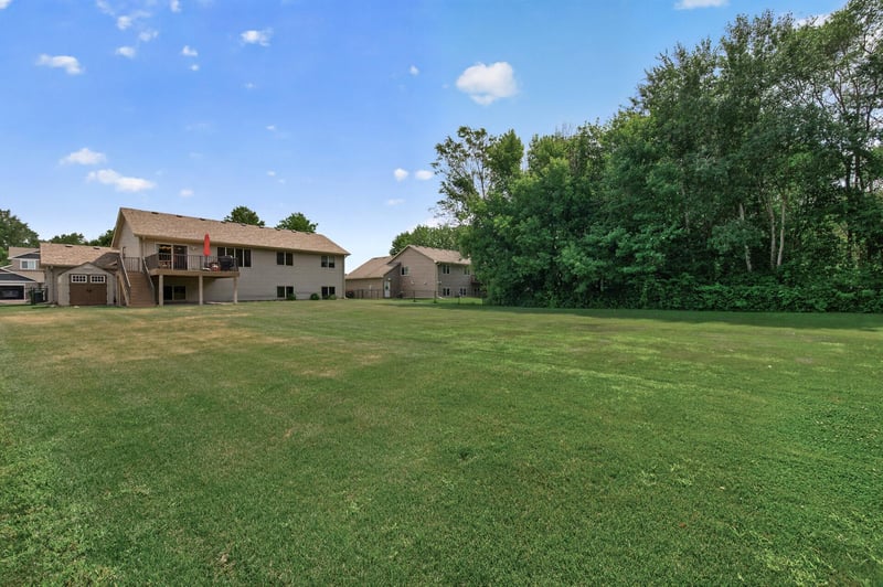 878 Kelly St, Lino Lakes, MN 55014