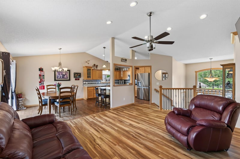 878 Kelly St, Lino Lakes, MN 55014