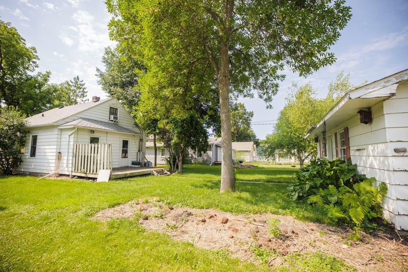 402 W 8th St, Morris, MN 56267