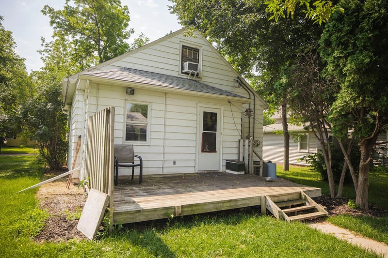 402 W 8th St, Morris, MN 56267