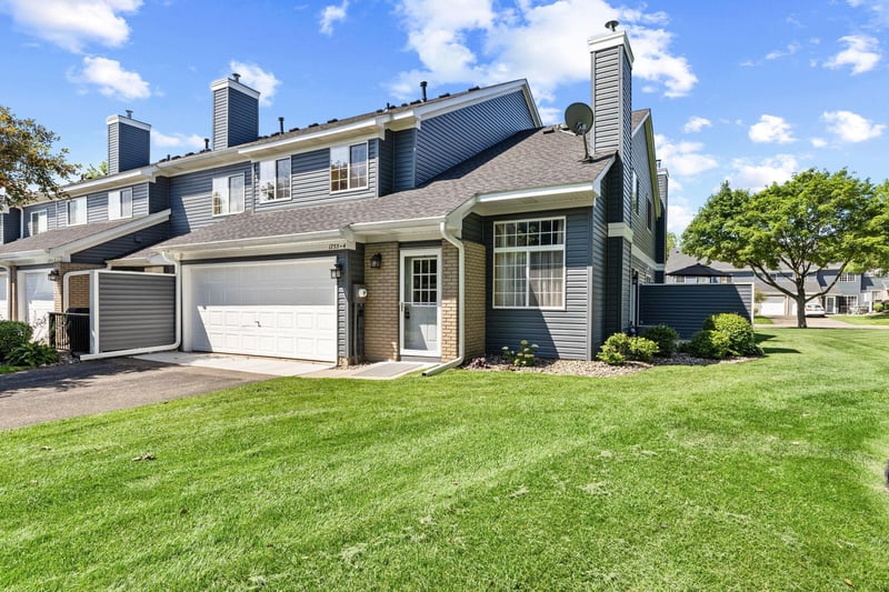 1755 Donegal Dr #4, Woodbury, MN 55125