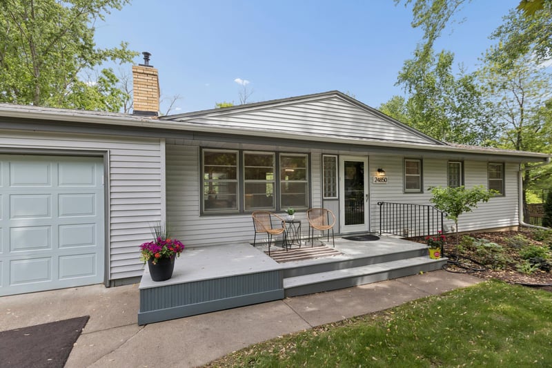 24850 Amlee Rd, Shorewood, MN 55331