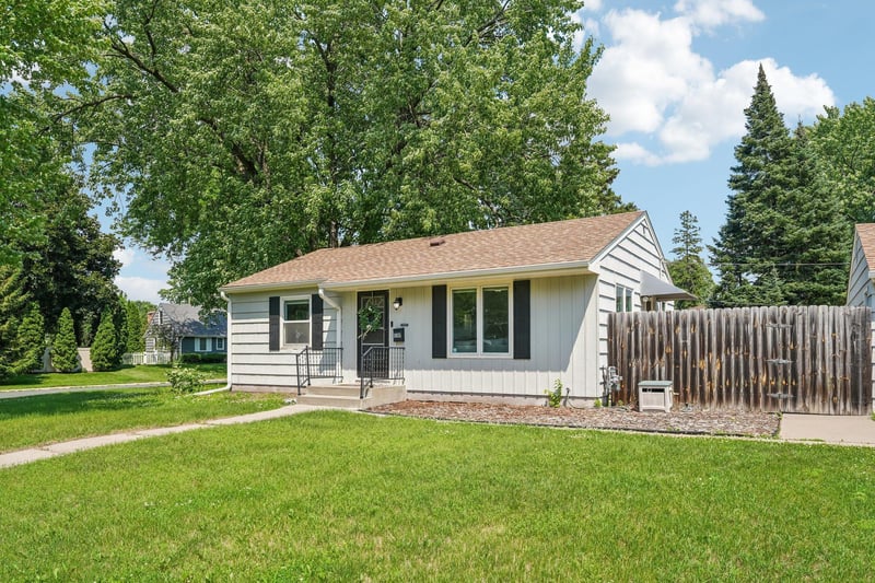 10035 3rd Ave S, Bloomington, MN 55420