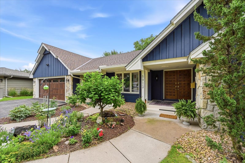 8913 S Minnehaha Cir, Saint Louis Park, MN 55426
