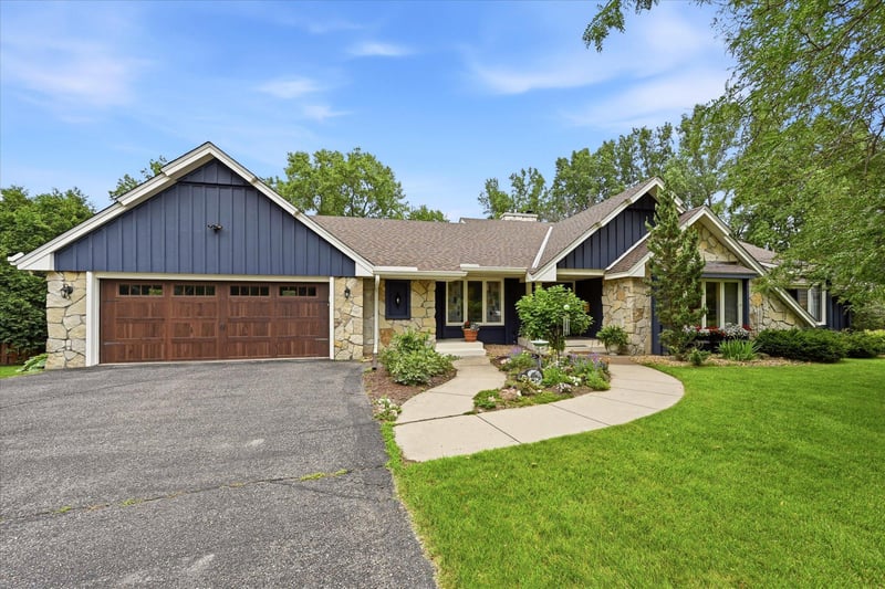 8913 S Minnehaha Cir, Saint Louis Park, MN 55426