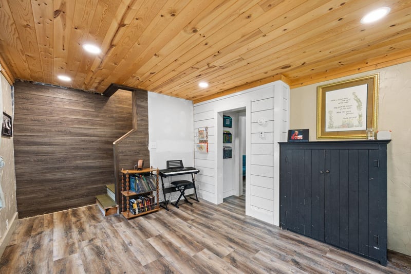 1318 Highway 23 N, Sandstone, MN 55072