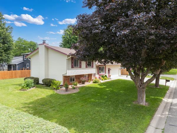507 3rd St NE, Kasson, MN 55944