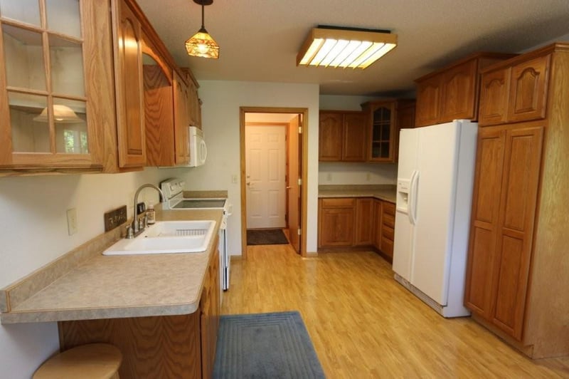 621 6th St NE, Perham, MN 56573