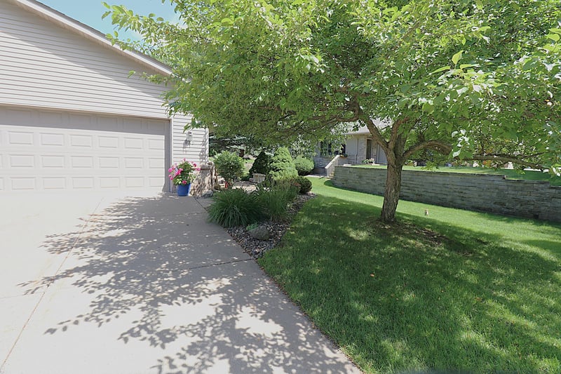 829 Autumn Way, Stillwater, MN 55082