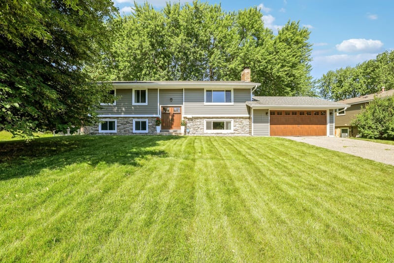 2741 Xylon Ave N, New Hope, MN 55427