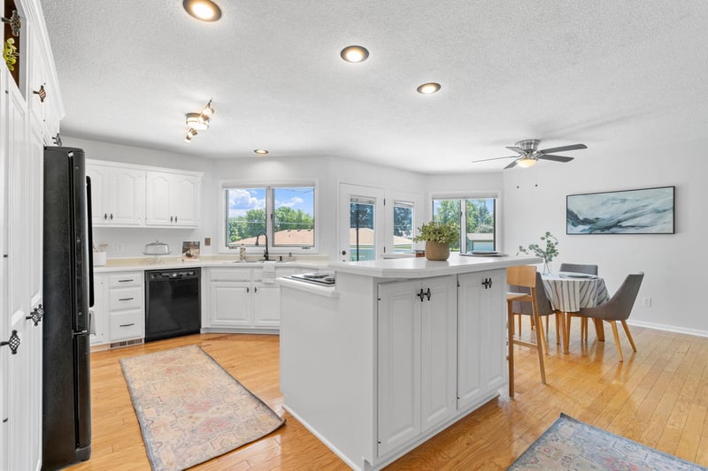 6540 Zealand Ave N, Brooklyn Park, MN 55428
