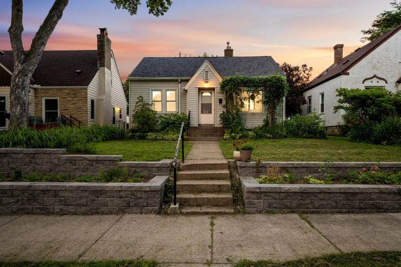 3039 Cleveland St NE, Minneapolis, MN 55418